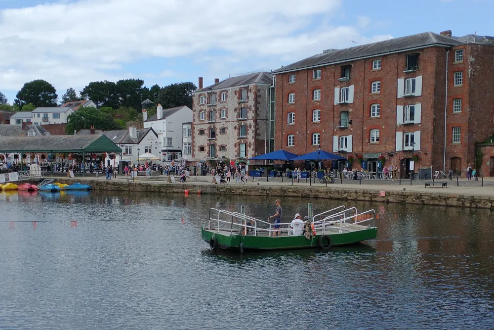 Hand-operated ferry crossing the River Exe at Exeter Quayside